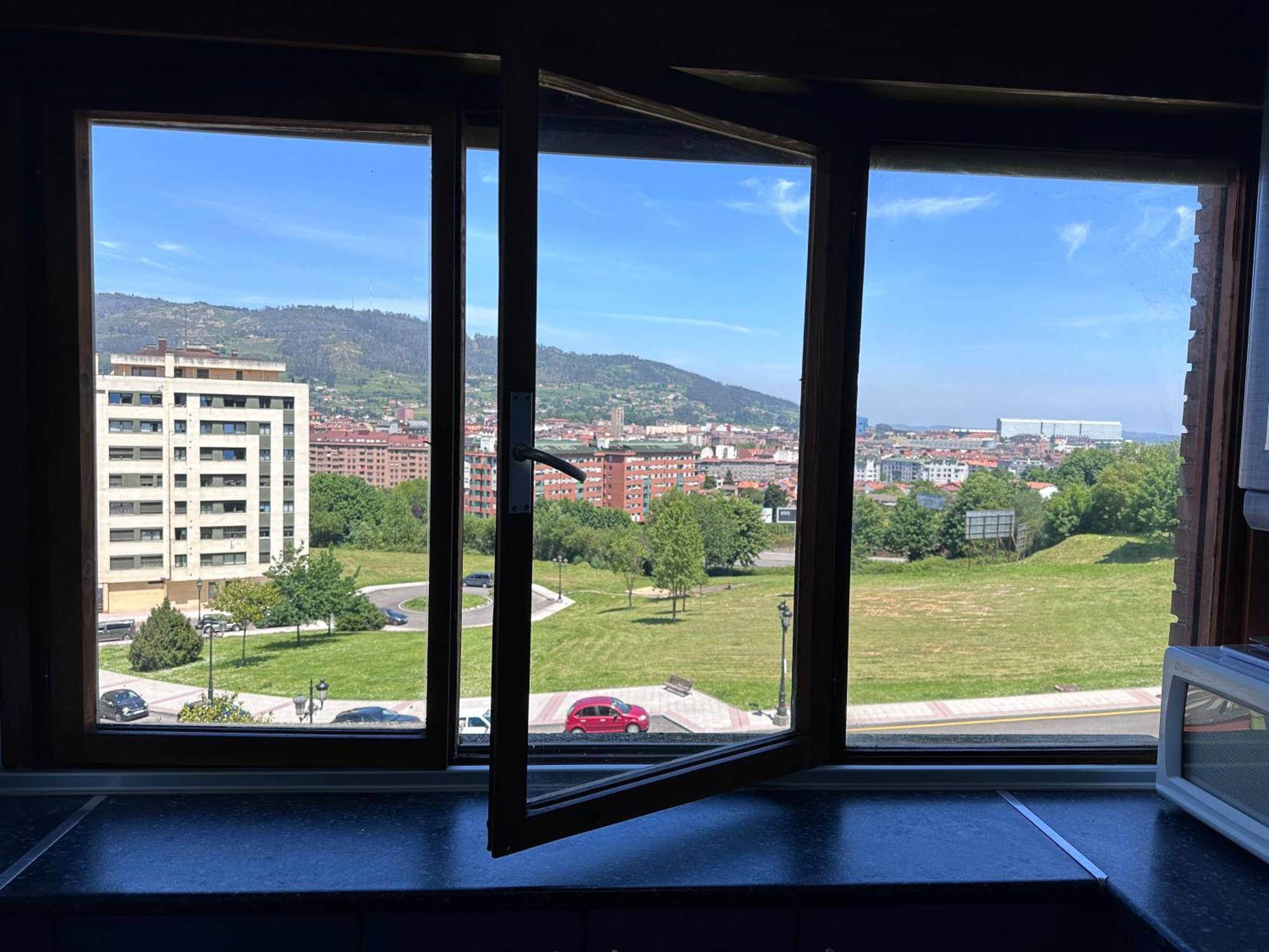 Acogedor Apartamento Con Vistas A La Catedral Y Parking Oviedo Exterior foto